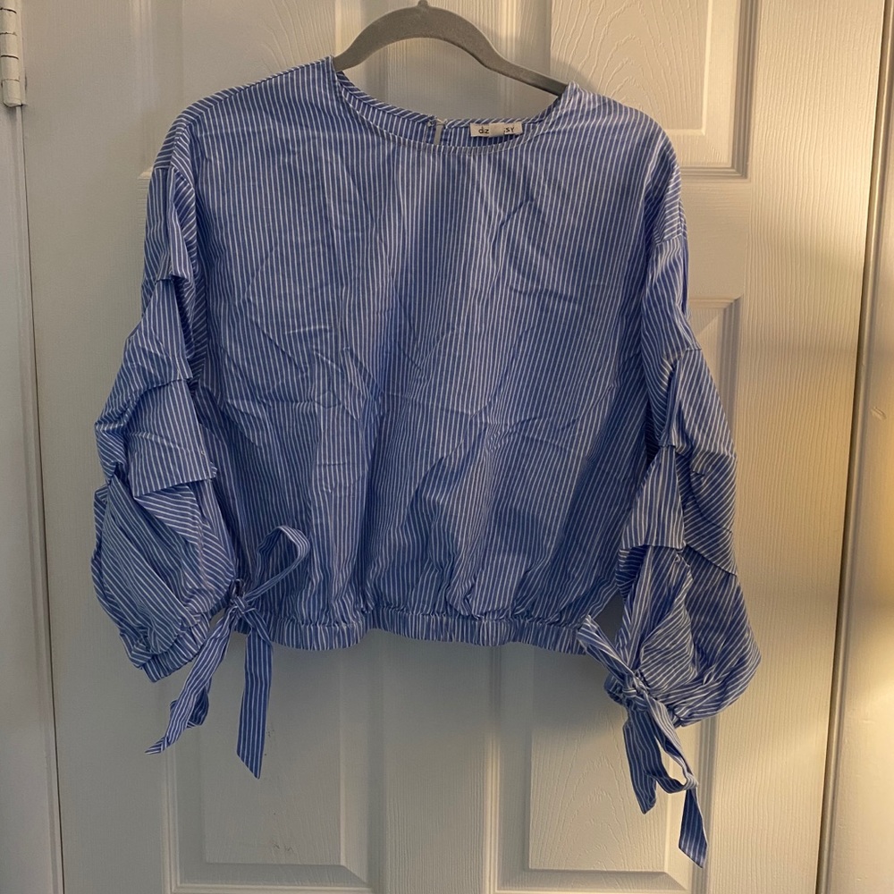 Women’s crop dress shirt